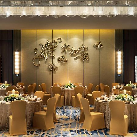 Courtyard By Marriott Zhengzhou East Hotell Exteriör bild