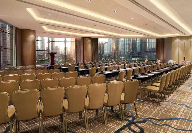 Courtyard By Marriott Zhengzhou East Hotell Exteriör bild