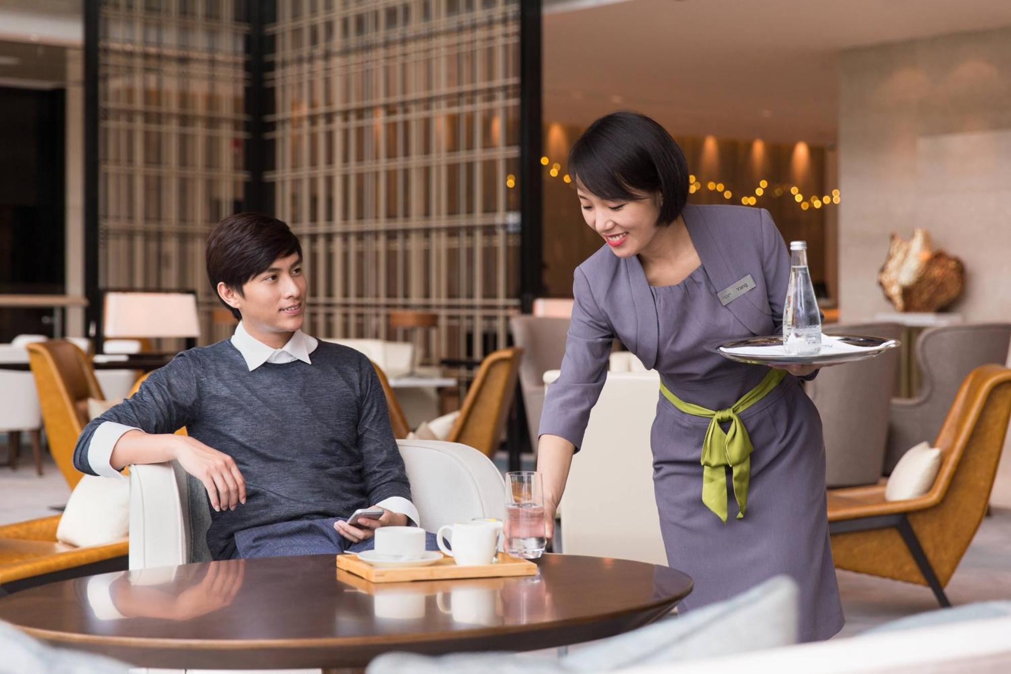 Courtyard By Marriott Zhengzhou East Hotell Exteriör bild