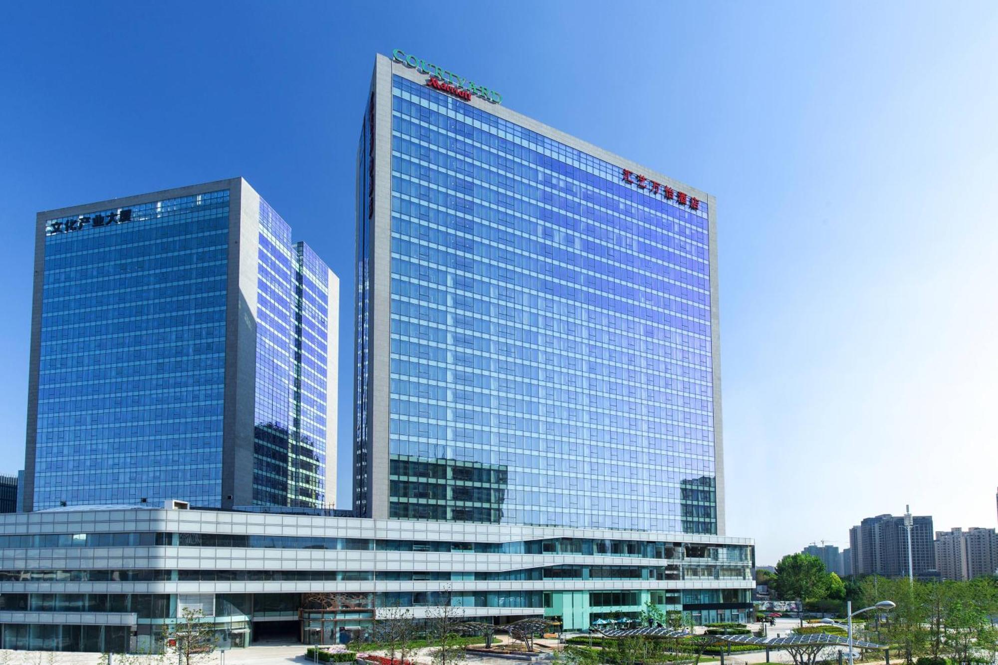 Courtyard By Marriott Zhengzhou East Hotell Exteriör bild