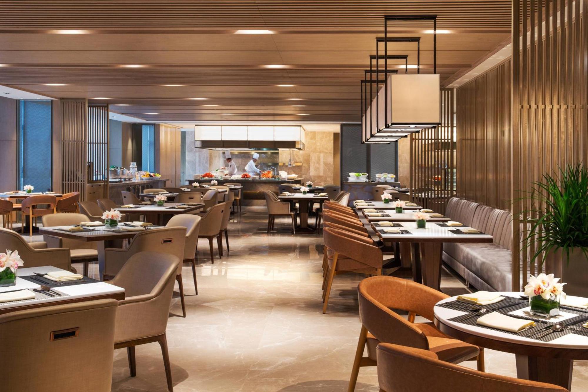 Courtyard By Marriott Zhengzhou East Hotell Exteriör bild