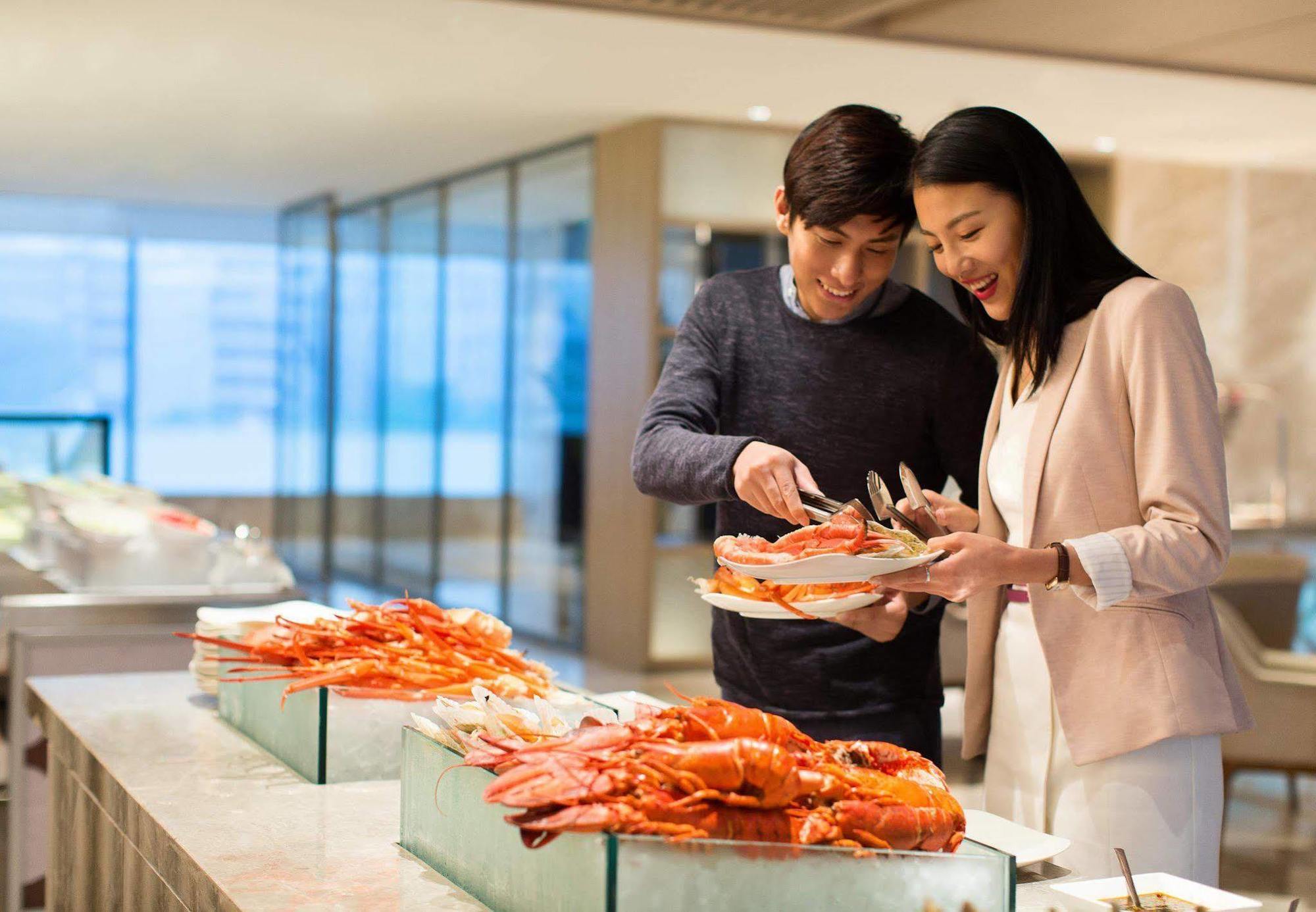 Courtyard By Marriott Zhengzhou East Hotell Exteriör bild